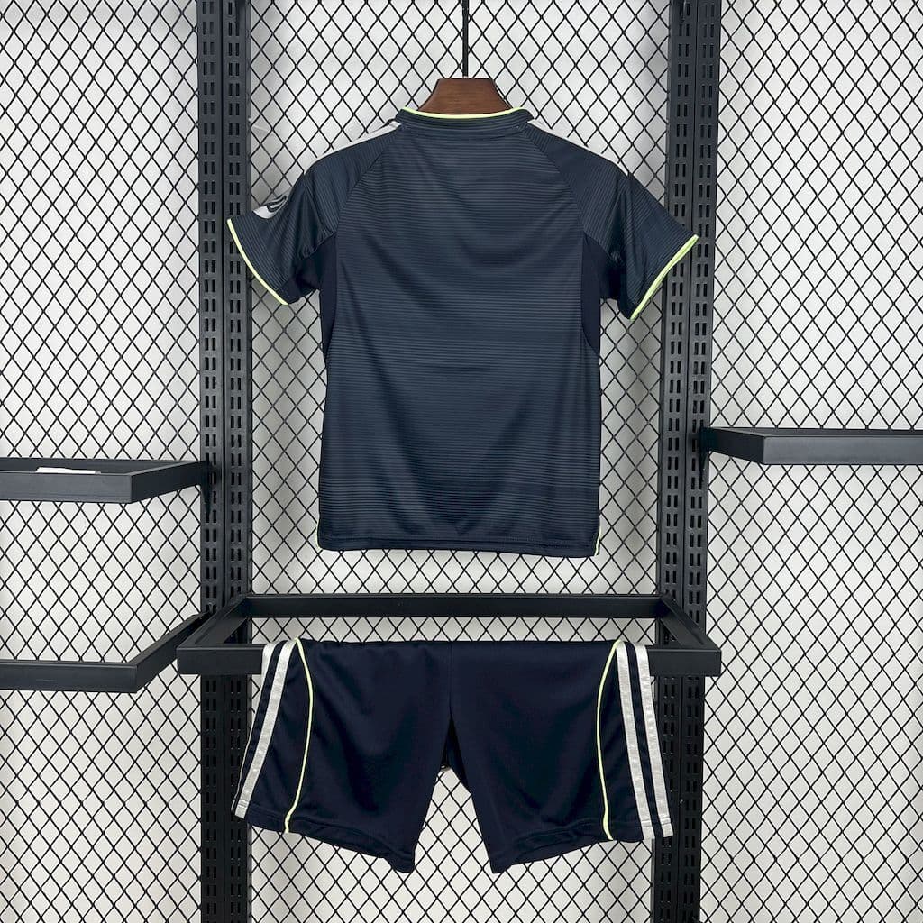 KIT Enfant Real Madrid Extérieur 25/26