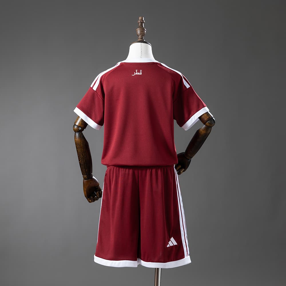 Kit Enfant Qatar Domicile Coupe du Monde 2026