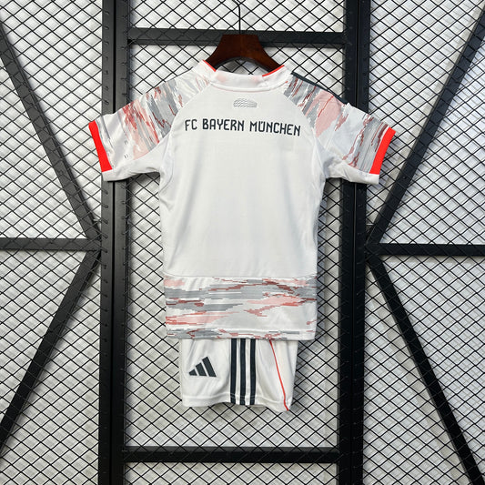 KIT Enfant Bayern Munich Extérieur 25/26