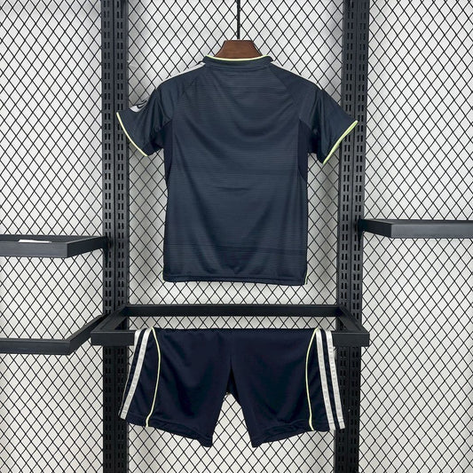 KIT Enfant Real Madrid Extérieur 25/26