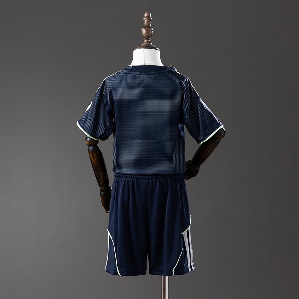 KIT Enfant Real Madrid Extérieur 25/26