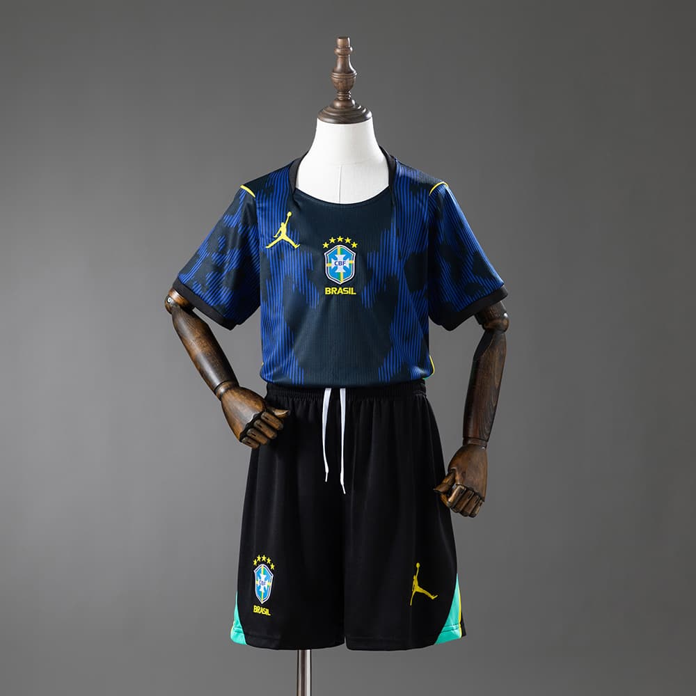 Kit Enfant Brésil Extérieur Coupe du Monde 2026